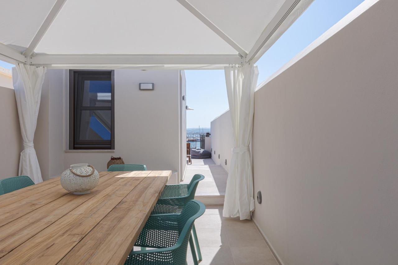 V77 Seafront Suites Ретимно Екстериор снимка
