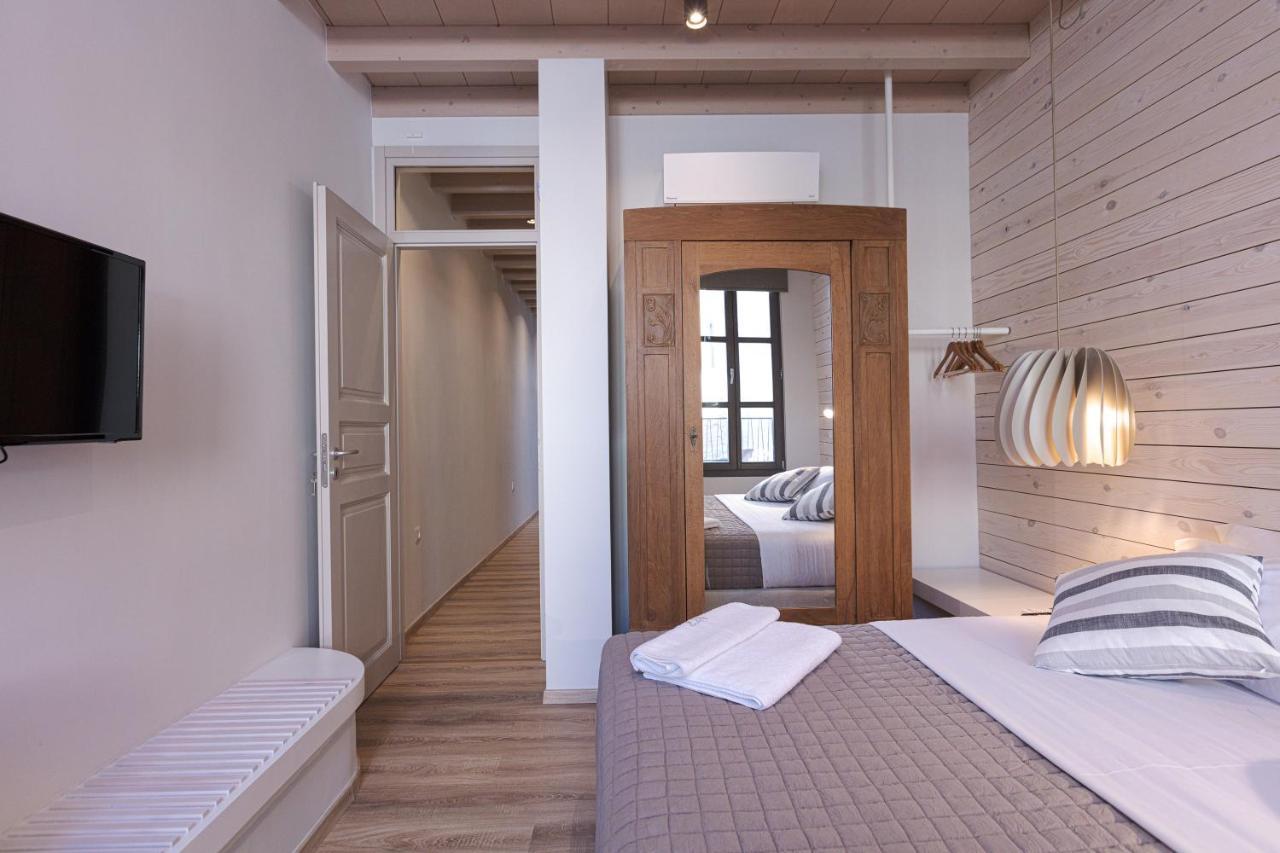 V77 Seafront Suites Ретимно Екстериор снимка