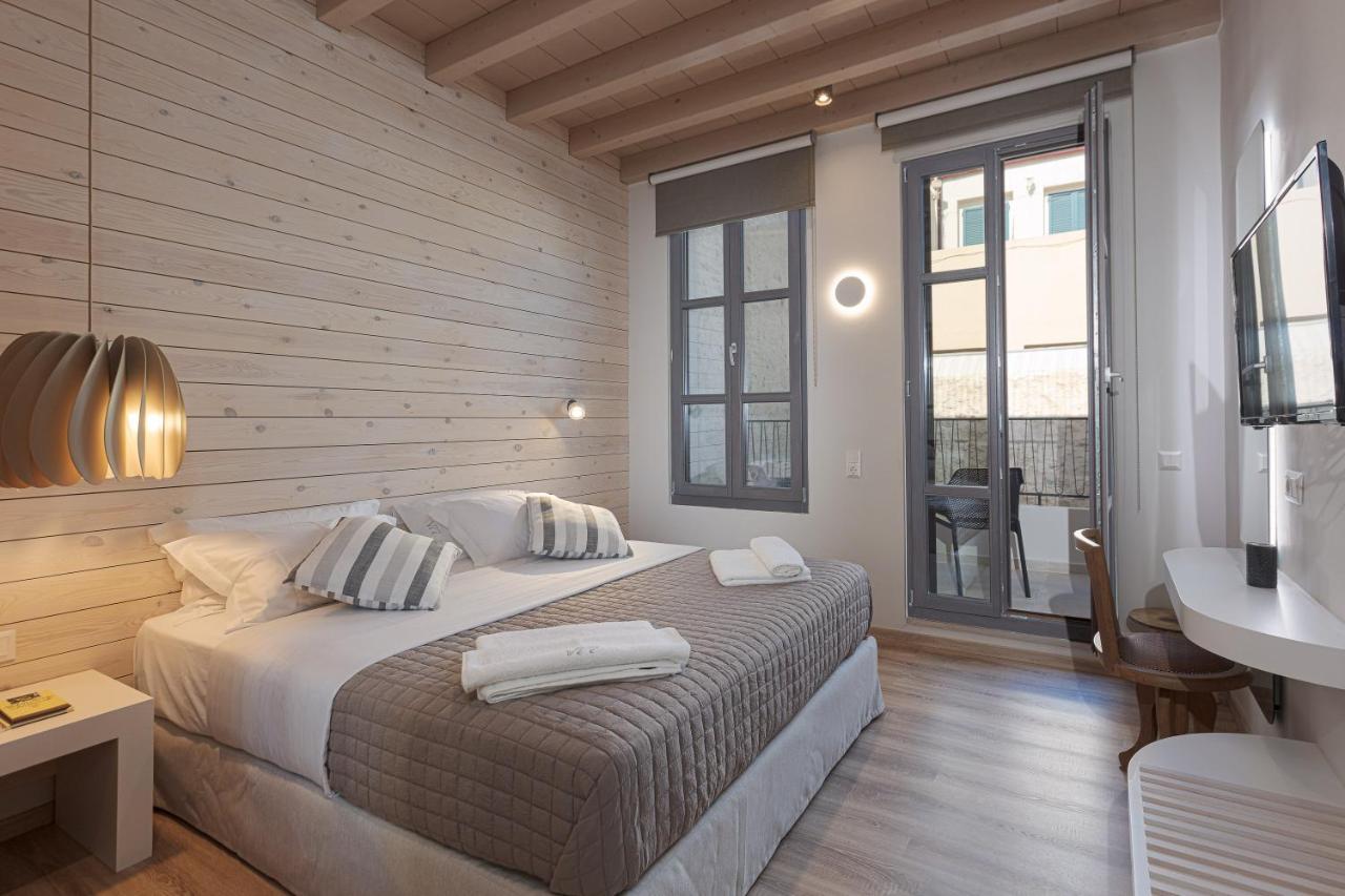V77 Seafront Suites Ретимно Екстериор снимка