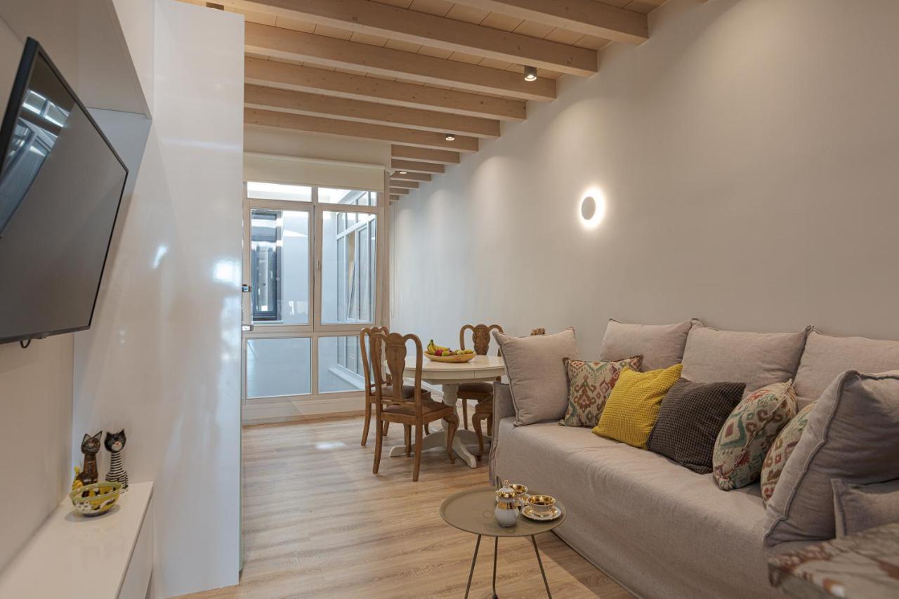 V77 Seafront Suites Ретимно Екстериор снимка